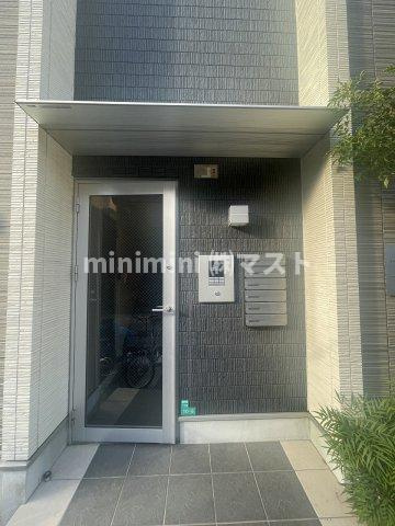 ハーモニーテラス弁天町のエントランス