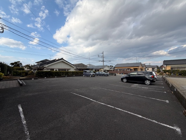 サンクリアマンション晴の駐車場