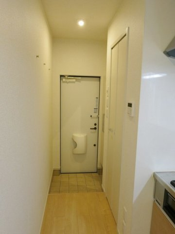 ブルー　スカイ　　 刈谷市近郊の賃貸はクラスホーム刈谷店の玄関|収納もある玄関です