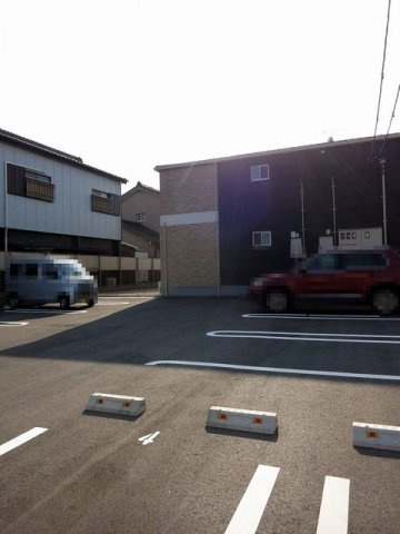 ブルー　スカイ　　 刈谷市近郊の賃貸はクラスホーム刈谷店の駐車場|駐車場です