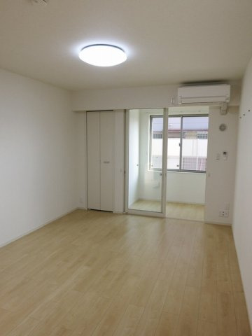 ブルー　スカイ　　 刈谷市近郊の賃貸はクラスホーム刈谷店の居間・リビング|過ごしやすい室内です