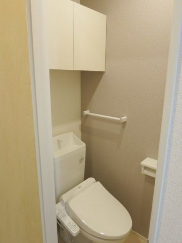 ブルー　スカイ　　 刈谷市近郊の賃貸はクラスホーム刈谷店のトイレ|ゆったりとした空間のトイレです