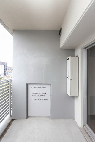 サヴォイ博多エレメンツ　5階のバルコニー|別号室のものです。現状優先になります。