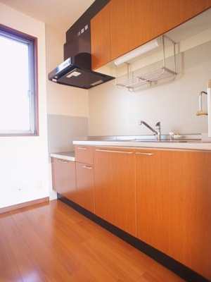 【キッチン】 | アマービリスC | 便利な吊戸棚が付いています♪