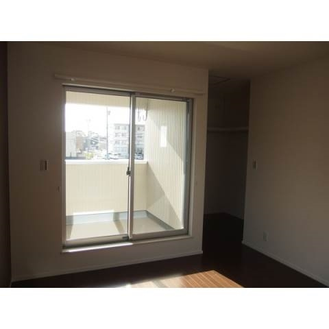 モダンハウスオオトモの洋室