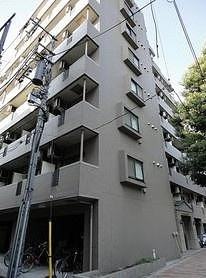 【外観】 | 鉄筋コンクリート造のガッチリとしたマンション。