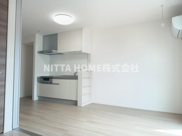 グレーシアタウン木崎　Ｂ棟の居間・リビング|９帖のリビングルームです★