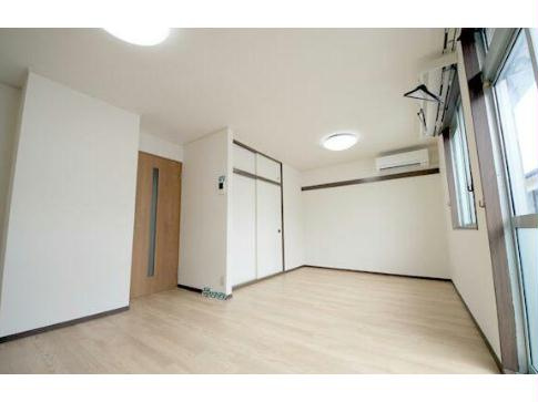 ファミリーハイツの居間・リビング