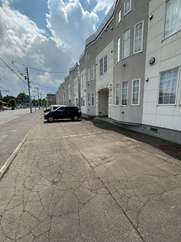 ロワールDの駐車場