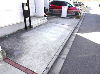 【駐車場】 | 中古　JR相模線　上溝駅　上溝 | 駐車場があるので、車を買う予定の方も安心です