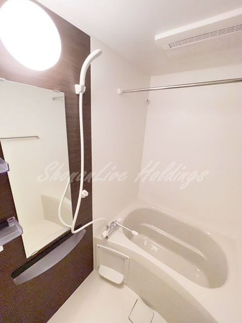 リブリ・湘南元町の浴室|清潔感のあるお風呂です♪