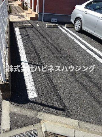 ドミールの駐車場|駐車スペースもあります