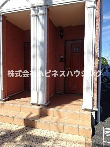 ドミールのエントランス|清潔なエントランスです