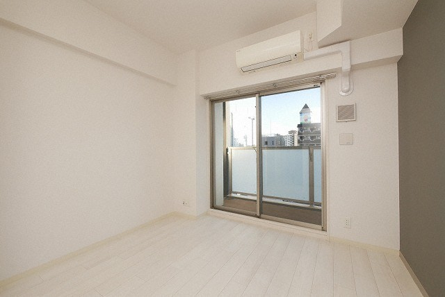 エステムコート難波ＷＥＳＴ　ＳＩＤＥＩＶザ・フォースの居間・リビング