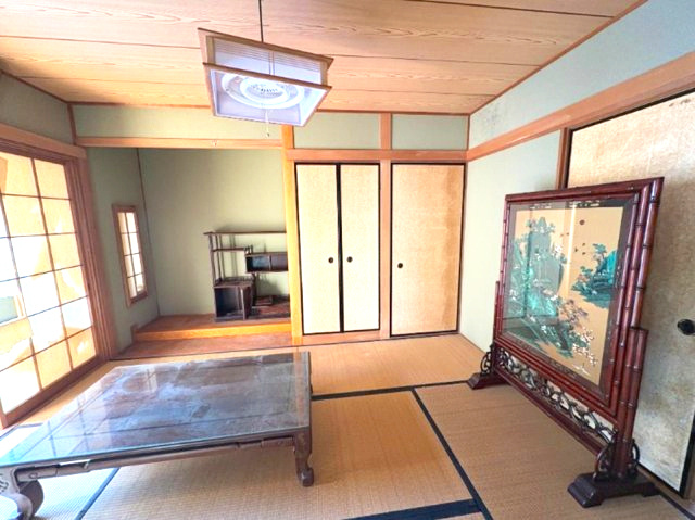 東灘区西岡本7丁目の和室|押入れが付いた1階和室
