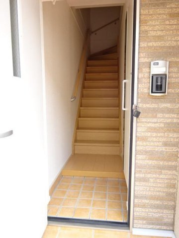 メゾン　クレールⅣの玄関|収納もある玄関です