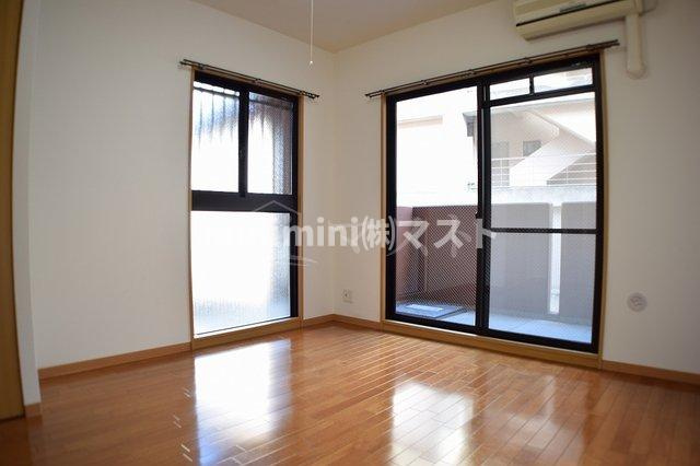 リアンジェ難波の居間・リビング