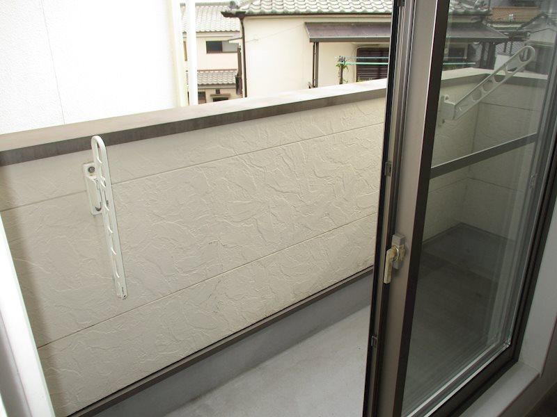 神戸市西区玉津町出合のタウンのバルコニー