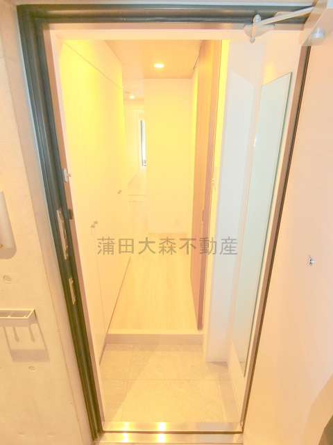 ZOOM下丸子の玄関|姿見鏡付きがうれしい玄関　