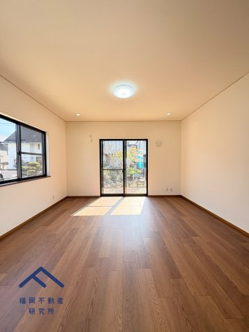 大野城市平野台１丁目　戸建ての洋室