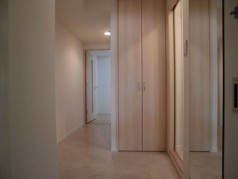 トリニティー芝浦の玄関