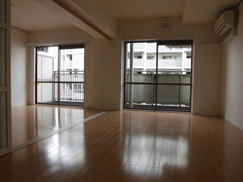 トリニティー芝浦の居間・リビング