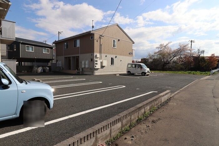 ボンシック　４番館の駐車場