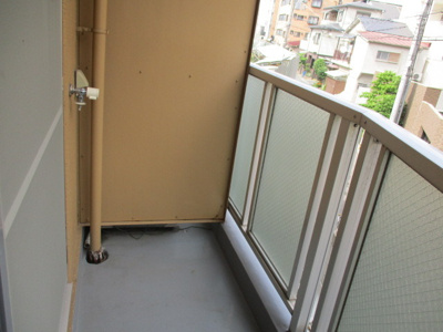 【バルコニー】 | 第５ハウス | バルコニーは日当たりが良く洗濯物が早く乾きそうです