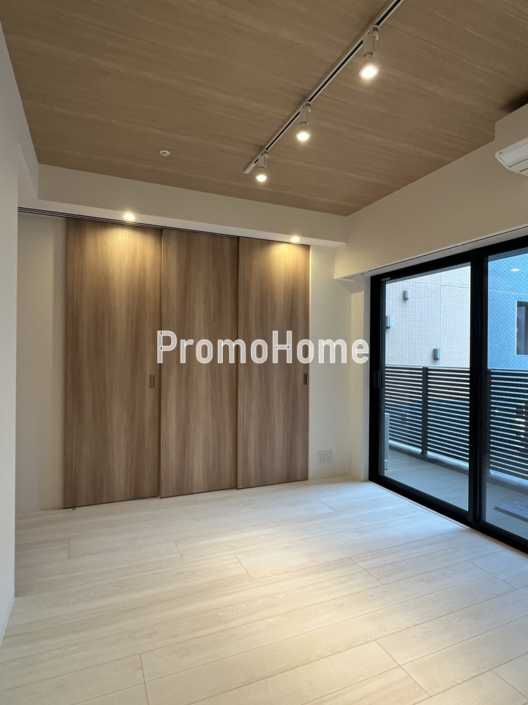 ズーム本郷の居間・リビング