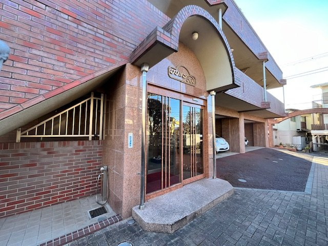 クリヨン50のエントランス