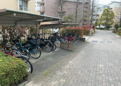 【駐輪場】 | 南大沢学園五番街２号棟 | マンションの駐輪場は、事前に空きがあるか確認を取ると安心です。せっかく入居したのに駐輪スペースがない！なんてことになったら大変ですよね。そこで、内見時や購入前にはまず事前に確認しておくと良いでしょう。