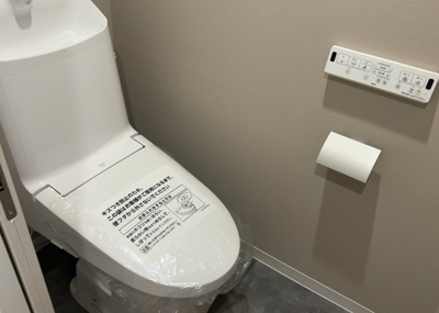 【トイレ】 | 南大沢学園五番街２号棟 | トイレは大きさや形、機能、抗菌性などが異なる多種多彩なタイプが各メーカーから出ています。それぞれに良さがあるため、事前にどういったタイプのトイレがいいのかをご家庭内で決めて、内見に行くといいでしょう。