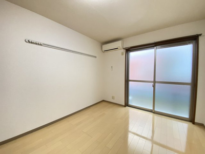 【寝室】 | フジパレス野代 | 開放的な寝室です