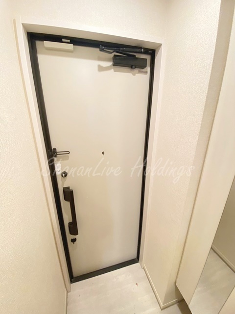 藤沢市湘南台４丁目のアパートの玄関