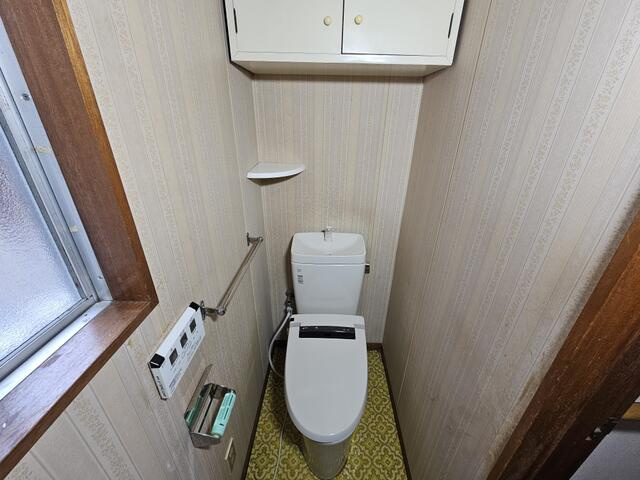 瑞浪市釜戸町の一戸建てのトイレ