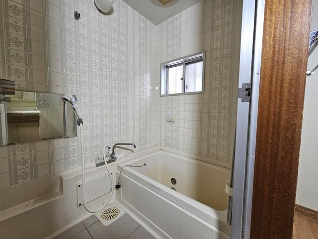 瑞浪市釜戸町の一戸建ての浴室