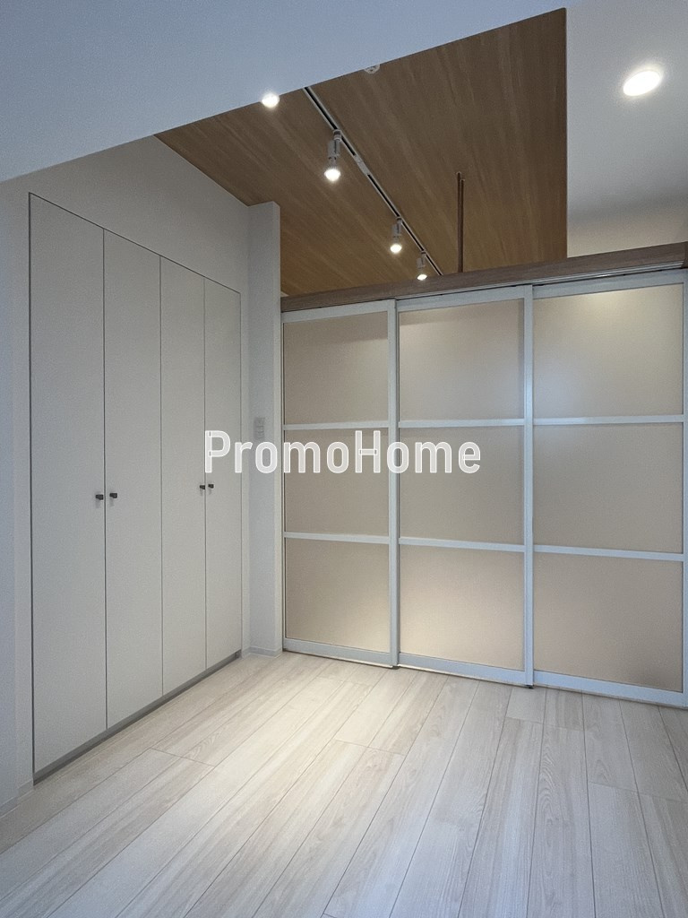 ズーム本郷の洋室