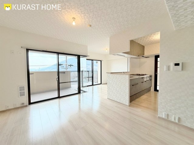 サンシティ桂坂参番館　4階の居間・リビング