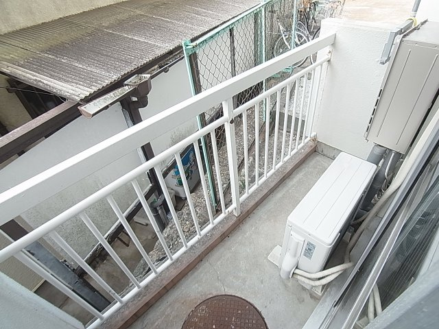 オレンジマンションのバルコニー|日当たりの良いバルコニー