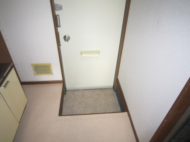 藤コーポの玄関