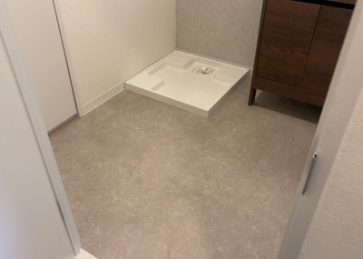 【脱衣所】 | レクハイム相模原２ | 洗面脱衣所は「体を綺麗に整える場所」という目的と役割を持っています。そして便利で使い勝手のいい「体を綺麗に整える場所」にするためには、配置や動線、照明や収納計画をしっかりと検討しておく必要があります。