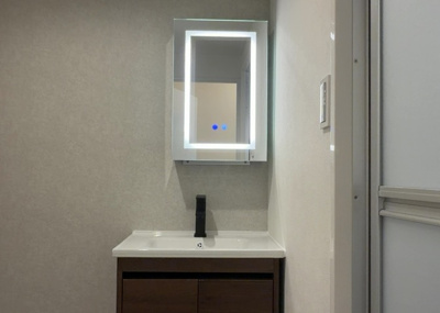 【独立洗面台】 | レクハイム相模原２ | 洗面化粧台では顔を洗ったり、身だしなみを整えることが本来の使い方ですが、用途によっては洗面化粧台に求められる機能が違ってくるため、ご自身や家族のライフスタイルに合ったものを選ぶことをおすすめ致します。