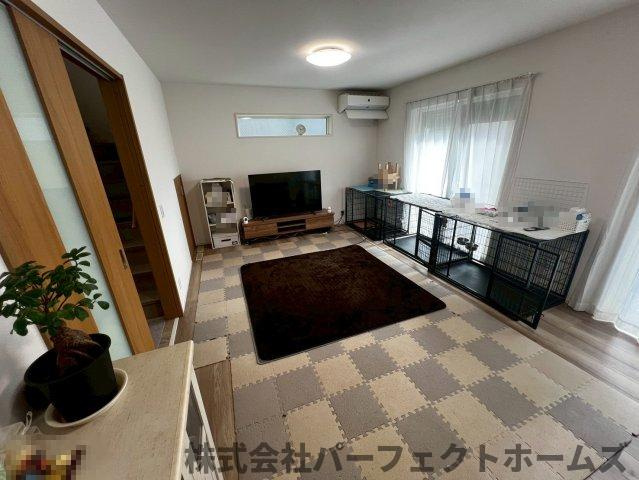 香里ヶ丘５丁目戸建　の居間・リビング