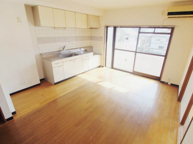 ギラソーレ福光の居間・リビング