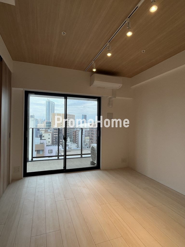 ズーム本郷の居間・リビング