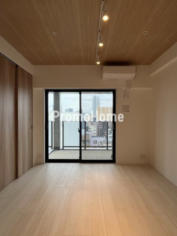 ズーム本郷の居間・リビング