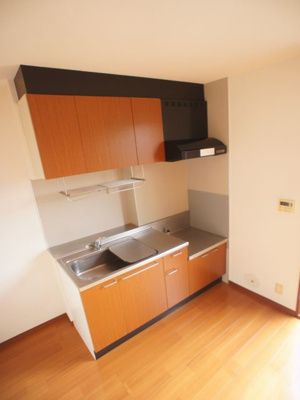 【キッチン】 | アマービリスB | 便利な吊戸棚が付いています♪