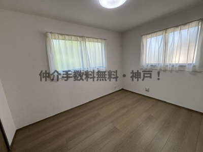 【洋室】 | 神戸市西区糀台3丁目　新築戸建B号棟　仲介手数料無料！ | 広々とした洋室です
