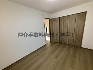 【洋室】 | 神戸市西区糀台3丁目　新築戸建B号棟　仲介手数料無料！ | 広々とした洋室です