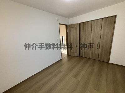 【洋室】 | 神戸市西区糀台3丁目　新築戸建B号棟　仲介手数料無料！ | 広々とした洋室です